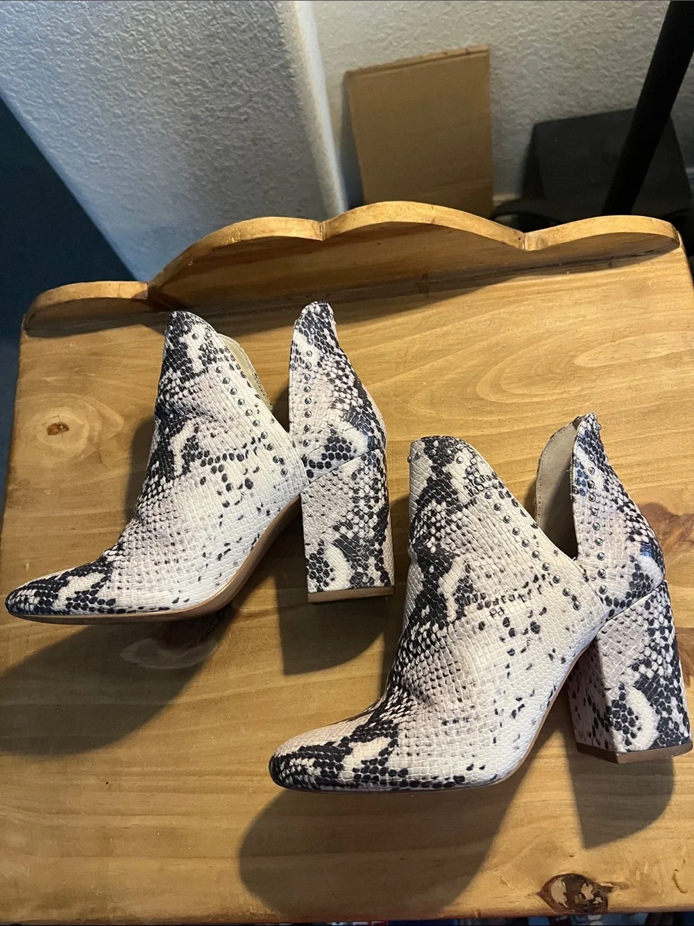 Steve Madden Rookie studded Snakeskin Print Ankle Booties i